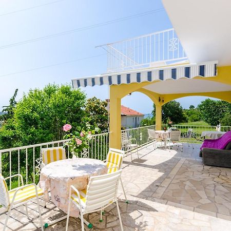 קאבטאט Villa Bind חדר תמונה